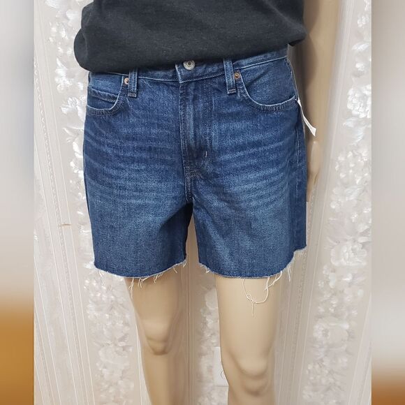 Old Navy Frayed Leg Jeans Shorts NWT Size 0 - Picture 1 of 9